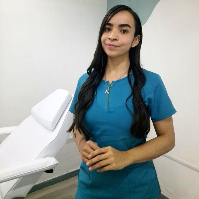 Brenda Cristina Flores Castillo, Médico general Guadalajara