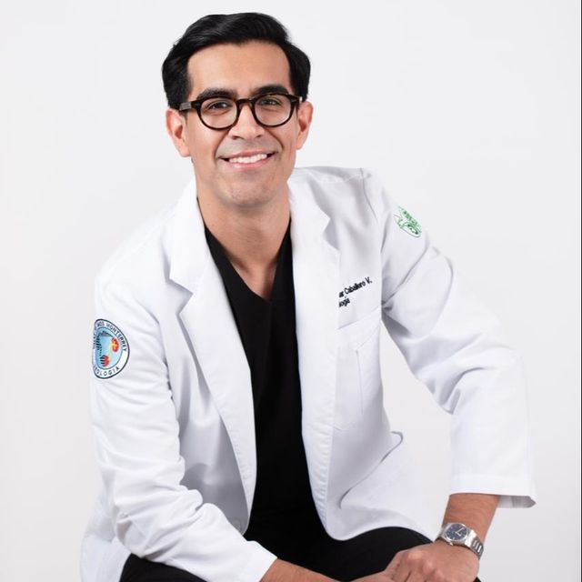 Arquímedes Omar Caballero Vázquez, Urólogo Monterrey