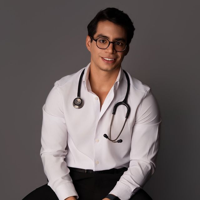 Emmanuel Alejandro García, Especialista en Rehabilitación y Medicina Física Guadalajara