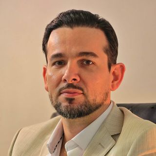 Dr. Hugo Valdovinos Burgos