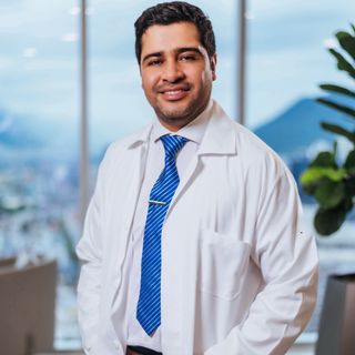 Dr. Salvador Uziel Cardona Mejia