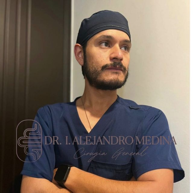 I. Alejandro  Medina Martinez , Cirujano general Santiago de Querétaro