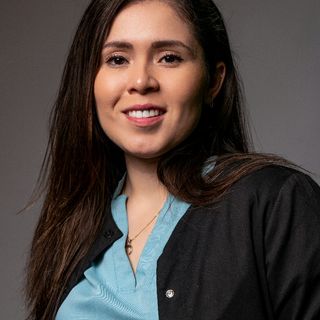 Ampliar imagen: Mirhely Servin Guerrero, Dentista - Odontólogo San Pedro Garza Garcia