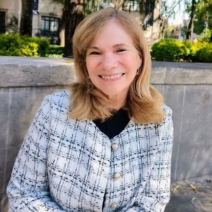 María del Carmen Hernández Sáenz de Calahorra, Psiquiatra infantil Ciudad de México