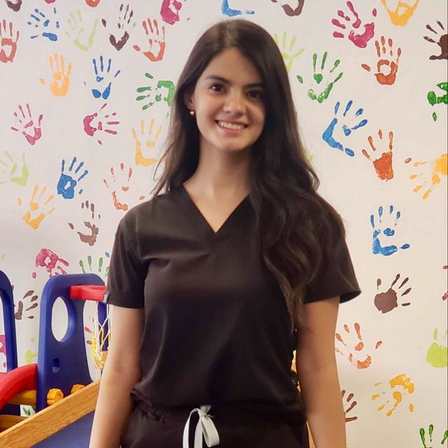 Julia Oliveros Hardy, Fisioterapeuta León