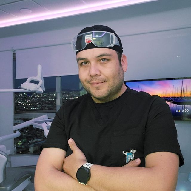 Daniel Iván Luna Hernández, Dentista - Odontólogo Santiago de Querétaro