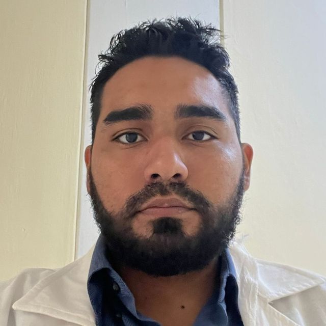 Eduardo Flores Arellano, Especialista en Medicina del Deporte Mérida
