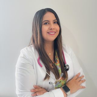 Paola Flores García, Médico general Santiago de Querétaro