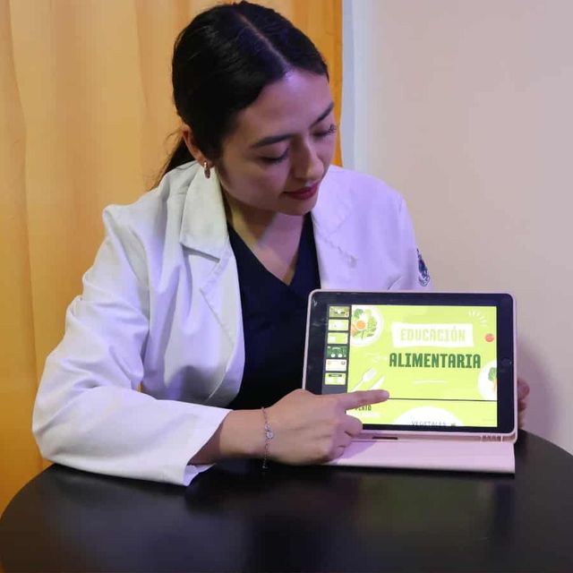 Karen Aridahi Flores Muñoz, Nutriólogo clínico Puebla