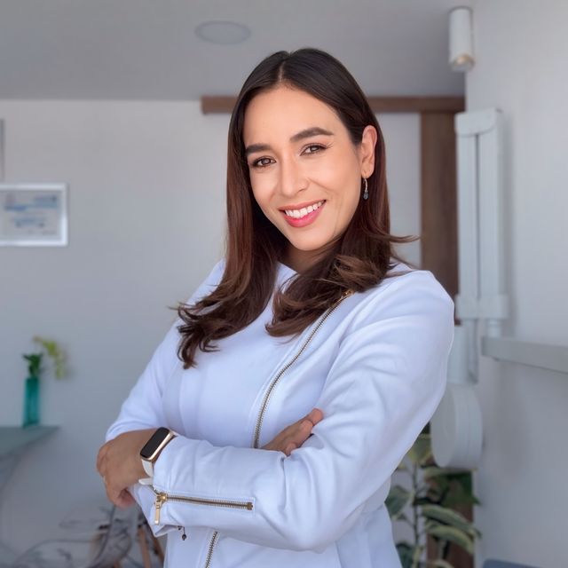 Laura Luz Falcón Zamudio, Dentista - Odontólogo Ciudad de México