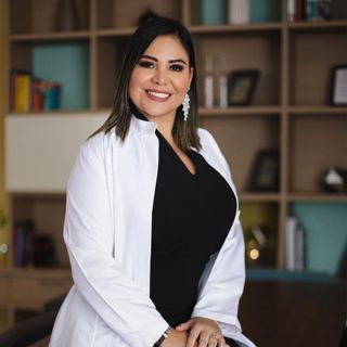 Ampliar imagen: Iris Fabiola Moreno Lara, Radiólogo Querétaro