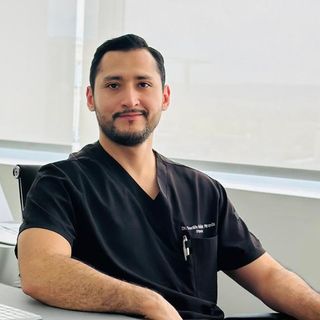 Ampliar imagen: Oswaldo Fernández Miranda, Traumatólogo Santiago de Querétaro