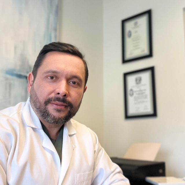Miguel  Angel Mezquita Vega, Gastroenterólogo Tijuana