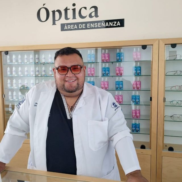 Christian Uriel Villafaña Meza, Optometrista León