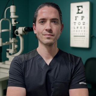 Ampliar imagen: Francisco Jose Mena Martinez, Oftalmólogo Monterrey