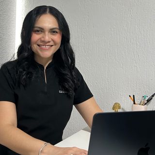 Sandra Roxana López Cortés, Dentista - Odontólogo Mérida