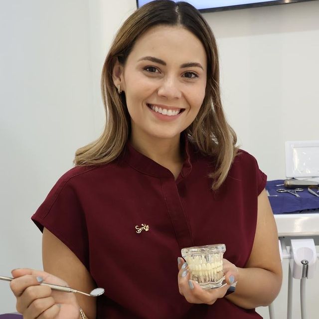 Wendy Jazmín Alvarez Fernández, Dentista - Odontólogo Monterrey