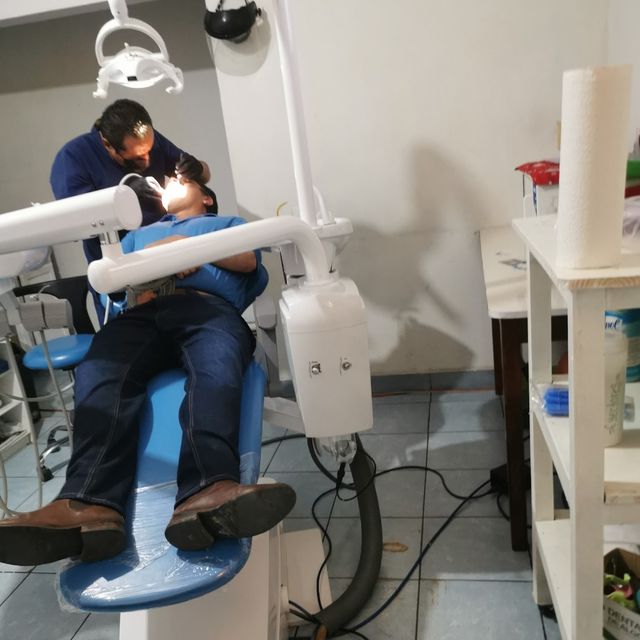 Gamaliel Abisahi Pérez Bruno, Dentista - Odontólogo Zinapecuaro