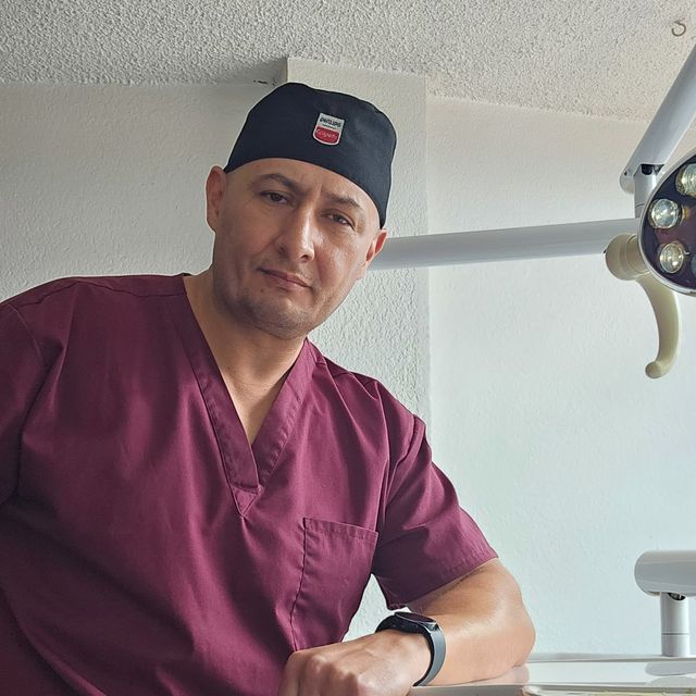 Humberto Isaac Aguilera Pérez, Dentista - Odontólogo Naucalpan de Juárez