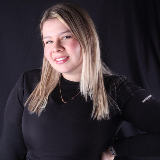 Lluviana Sofia  Flores Justo, Dentista - Odontólogo Benito Juárez