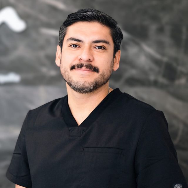 Alberto Castillo, Dentista - Odontólogo Santiago de Querétaro