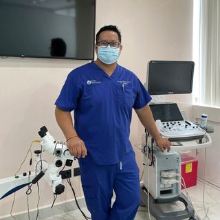 Ampliar imagen: Jorge Martinez Garcia, Cirujano general Cancun