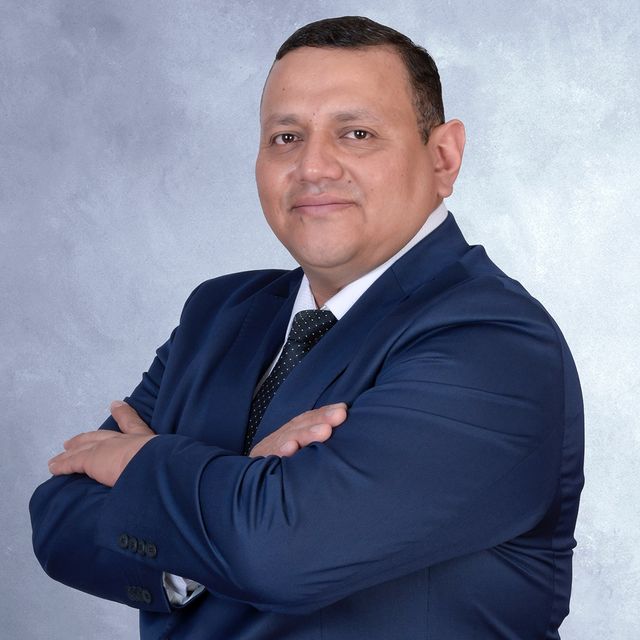 David Eduardo Cobos Mite, Neurocirujano Ciudad de México