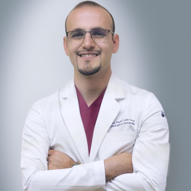 Marco León Cruz, Traumatólogo Arandas