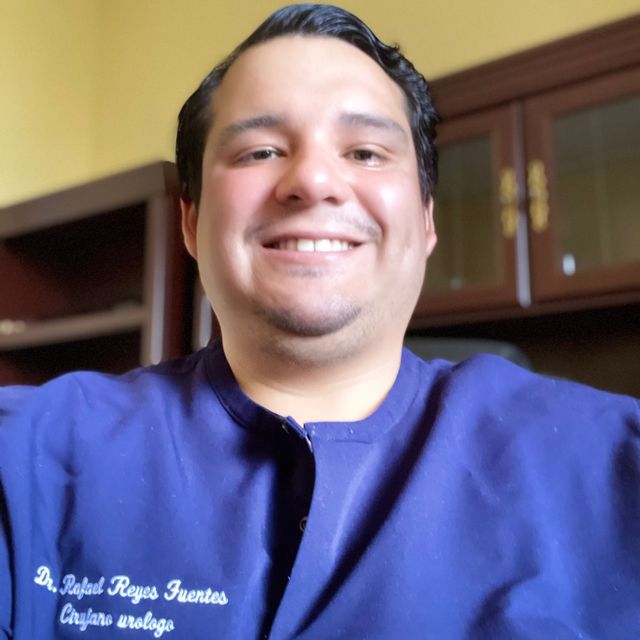 Rafael Reyes Fuentes, Urólogo Coatzacoalcos
