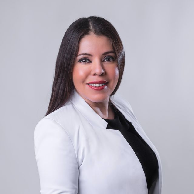 Nadia Villegas, Dentista - Odontólogo Monterrey