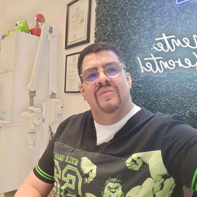 Miguel Ángel Ramón Garcia, Dentista - Odontólogo Azcapotzalco