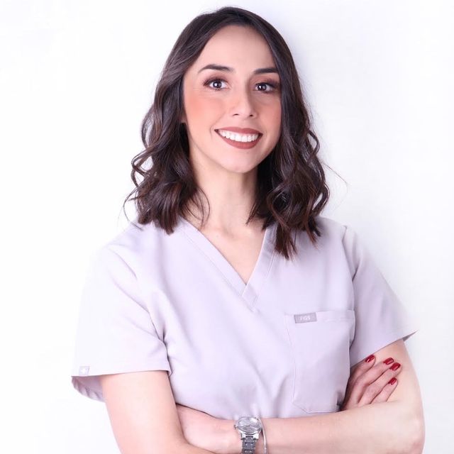 Nadia Alejandra Ramírez Robles, Dentista - Odontólogo Tijuana