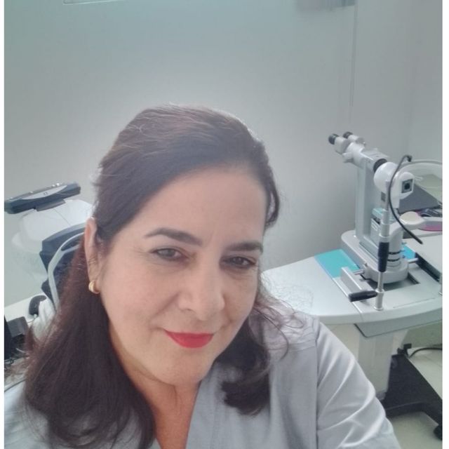 Eva Santana, Oftalmólogo Xalapa