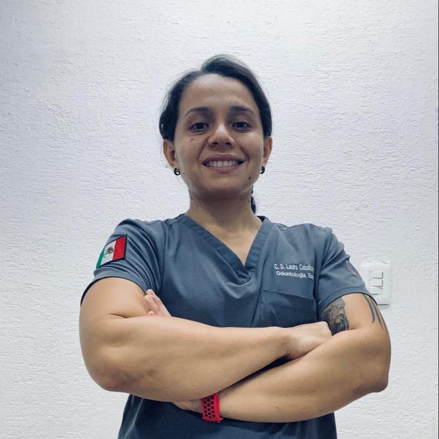 Laura Ceballos Brito, Dentista - Odontólogo Cancun