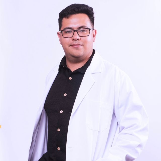 Victor Lorenzo López Valdez, Internista Tepic