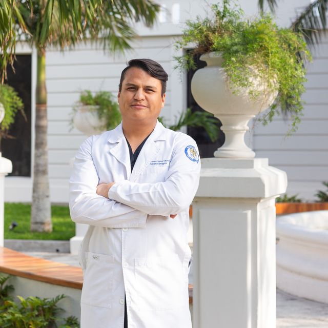 Emerson Lopez Rodriguez, Neurocirujano Ciudad de México