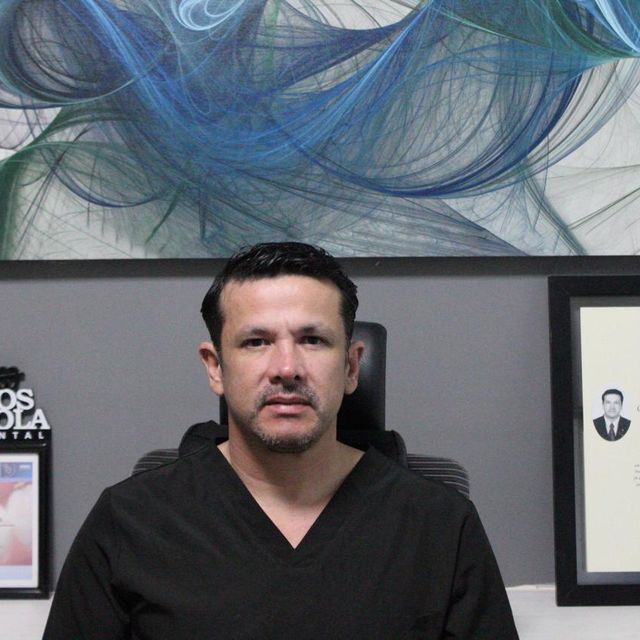 Carlos Enrique Alayola Esquivel, Dentista - Odontólogo Mérida