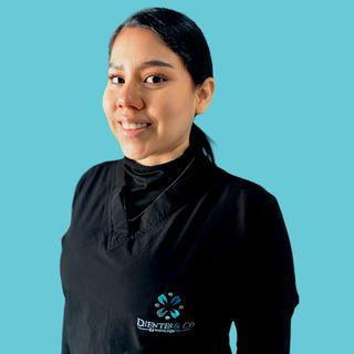 Ampliar imagen: Jessica Guadalupe Santos Serna, Dentista - Odontólogo Santiago de Querétaro