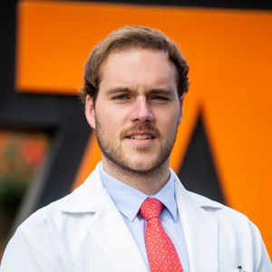 Carlos Mangino Rivas, Ortopedista Ciudad de México