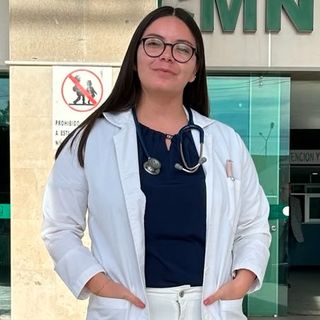 María Fernanda Cebreros Verdin, Neumólogo León