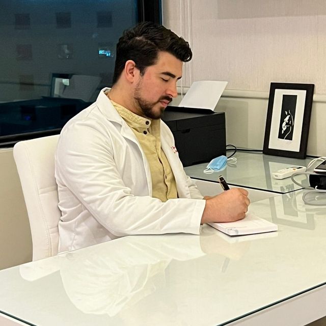 Jorge Garcia Narro, Ginecólogo Monterrey