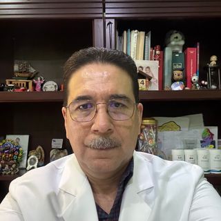 Ampliar imagen: Oscar Eduardo Ochoa Barajas, Pediatra Cocula