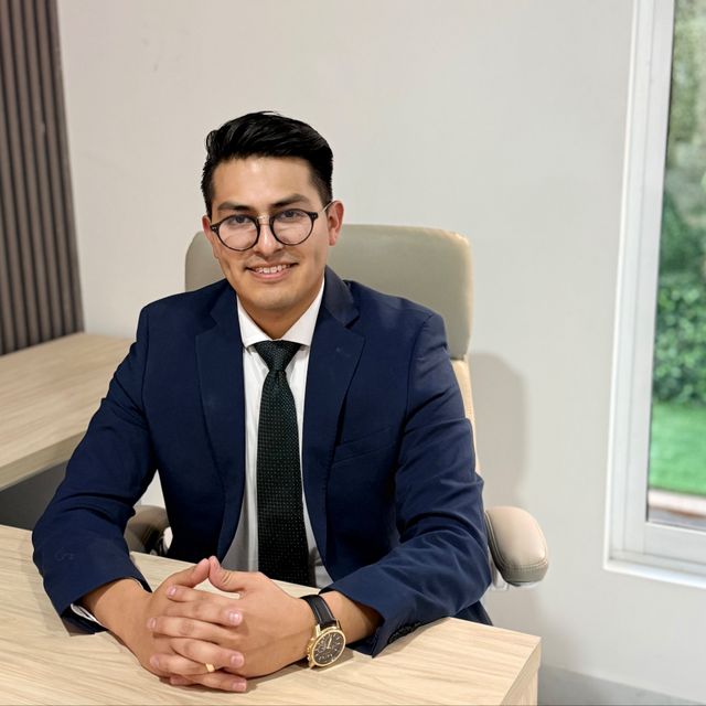 Ricardo Martínez López, Ortopedista León