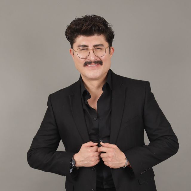 Derek Rivera