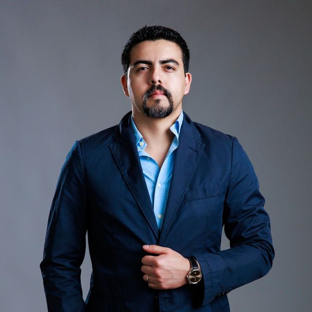 Gilberto Chavira Alvarez, Ortopedista Durango