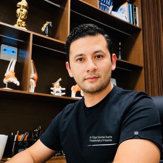 Edgardo Sánchez Duarte, Ortopedista León