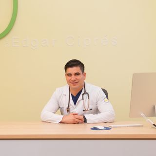 Ampliar imagen: Edgar David Ciprés casillas, Nefrólogo pediatra Uruapan
