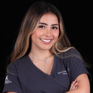 Ampliar imagen: Rebeca Emilia Serrano Ruiz, Dentista - Odontólogo Ciudad de México