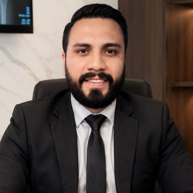 Rodrigo Iván  Flores Velázquez , Ortopedista Veracruz