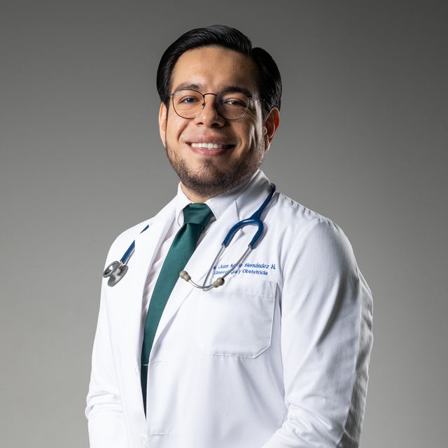 Juan Mario Hernández Hernández, Ginecólogo Cancun
